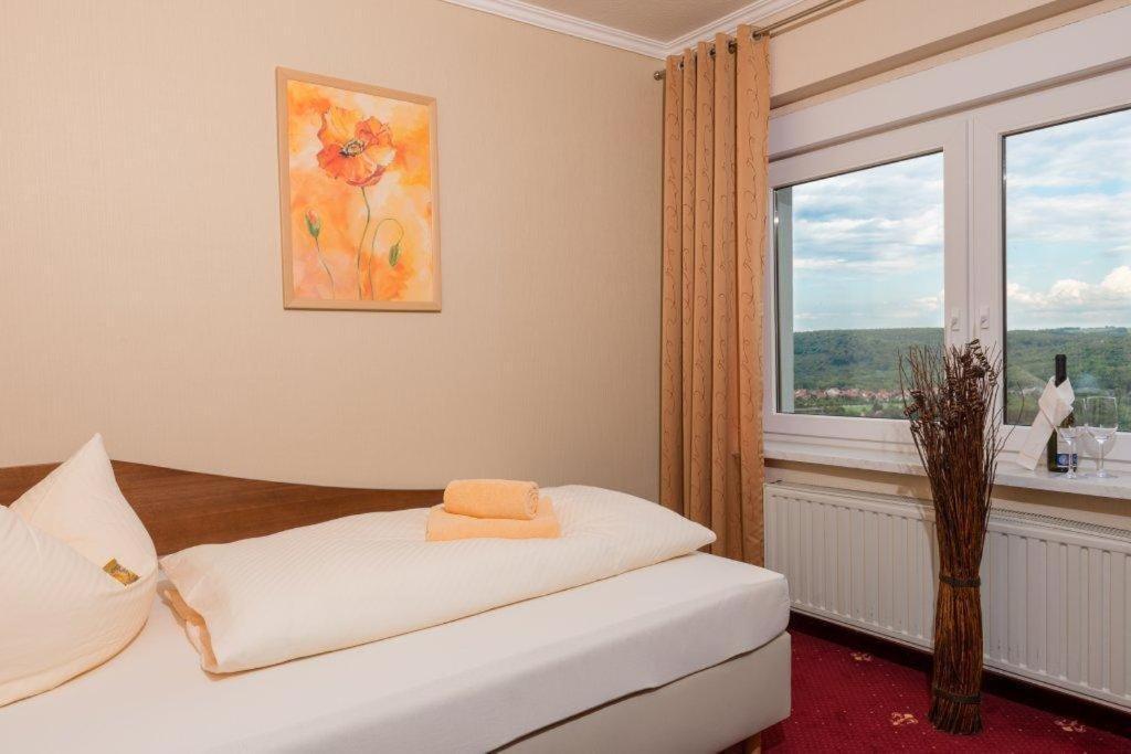 Berghotel Wilhelmsburg Bad Kosen Ruang foto