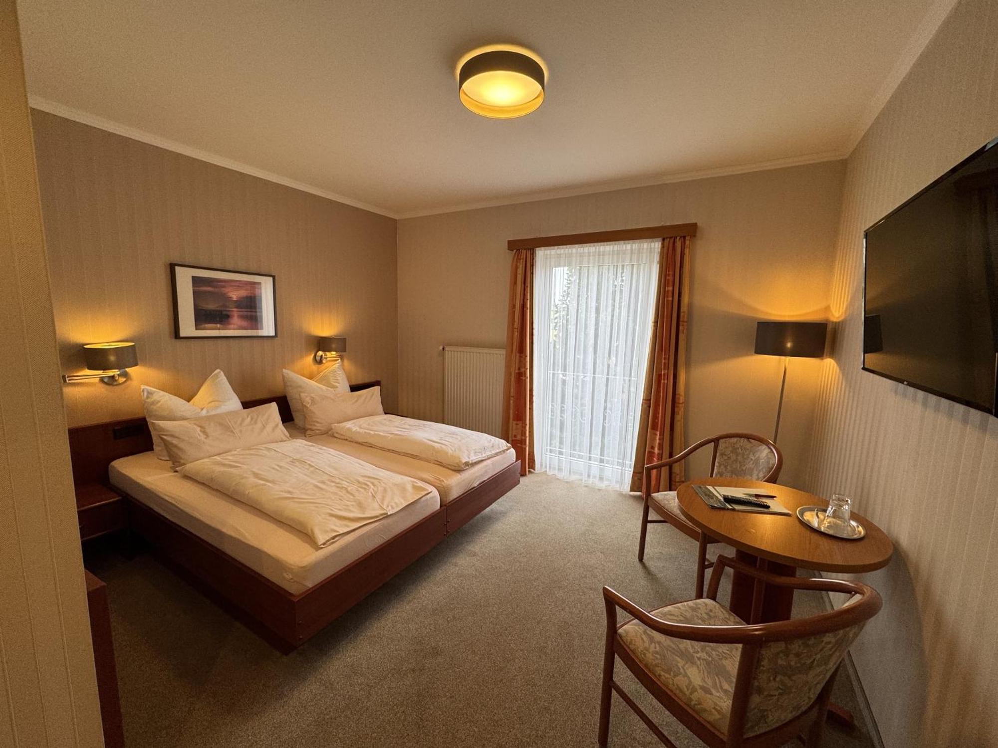 Berghotel Wilhelmsburg Bad Kosen Ruang foto
